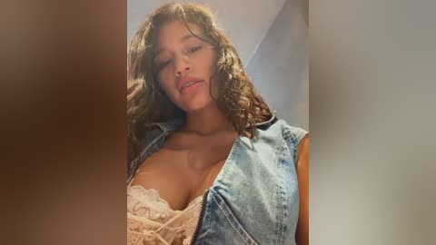 sexi_noemi free recording from 2026-03-06 01:43:00