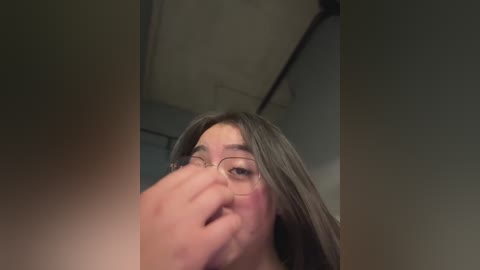 vaneelee free recording from 2026-03-06 00:41:00