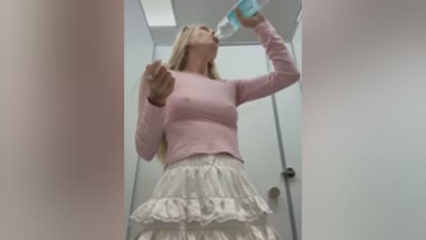 kira_mia free recording from 2026-03-07 00:04:00