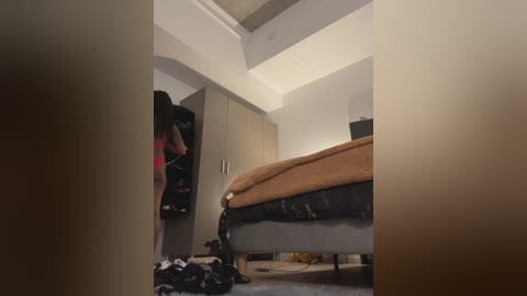 your_paris free recording from 2026-03-11 00:13:00