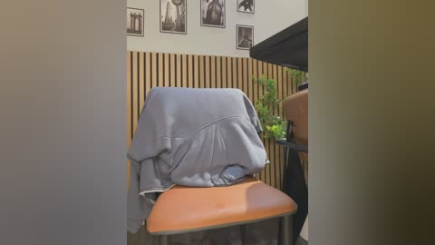 linh_2004 free recording from 2026-04-04 00:59:00